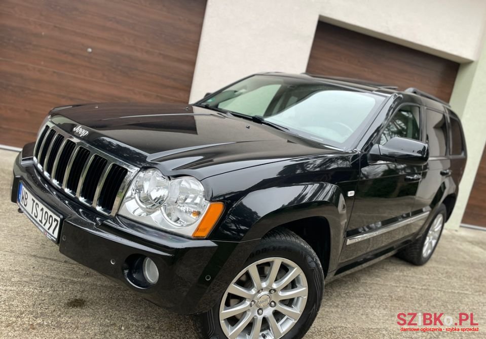 2007' Jeep Grand Cherokee photo #2