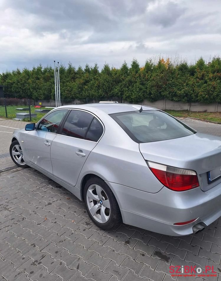 2004' BMW 5 Series 520I photo #5