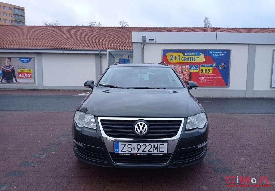 2007' Volkswagen Passat photo #6