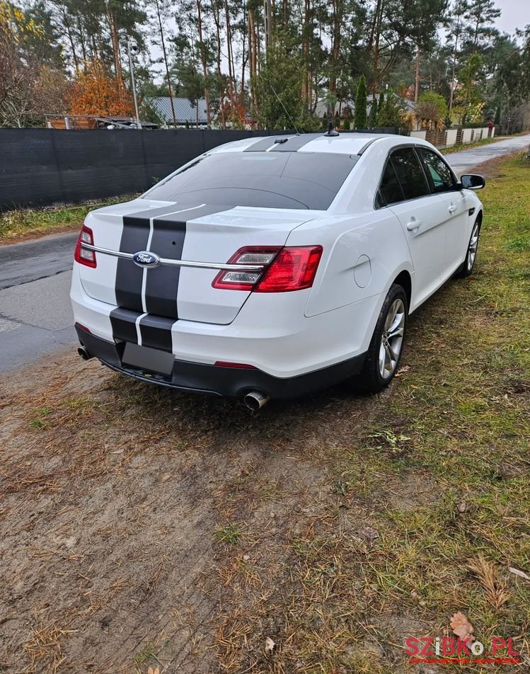 2014' Ford Taurus photo #4