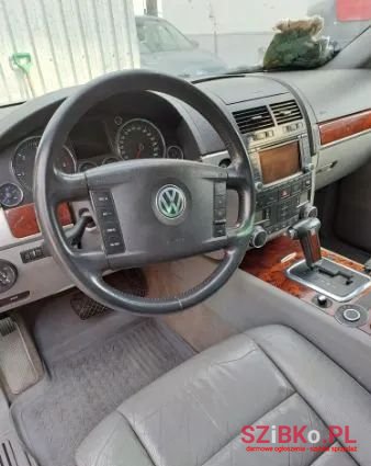 2006' Volkswagen Touareg photo #5