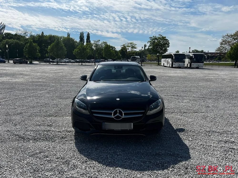 2016' Mercedes-Benz C-Class 300 9G-Tronic photo #2