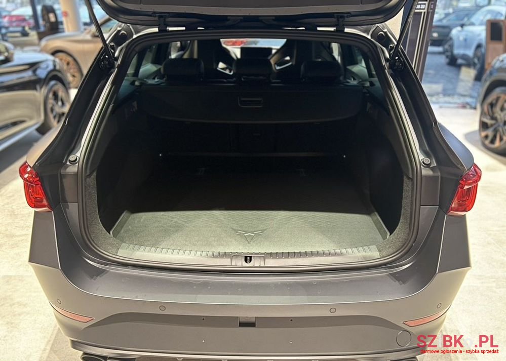 2023' Cupra Leon photo #5