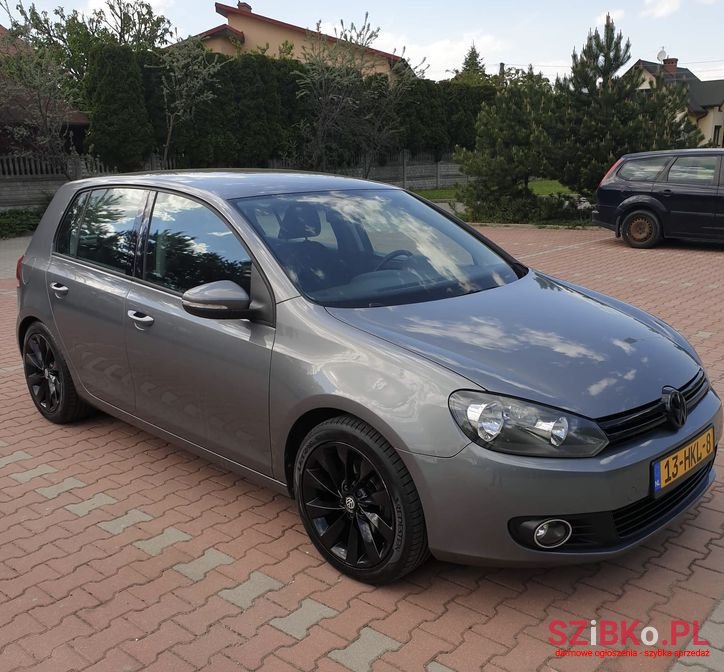 2009' Volkswagen Golf photo #4