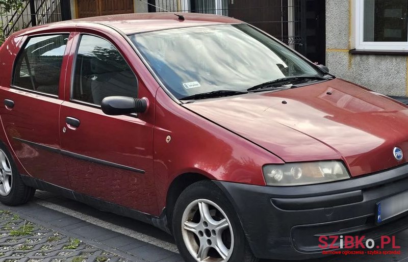 2003' Fiat Punto 1.2 8V photo #1