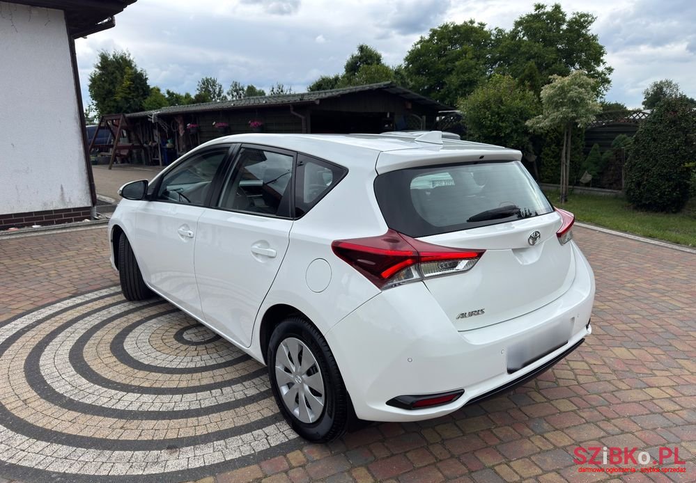 2016' Toyota Auris 1.33 Vvt-I Active photo #2