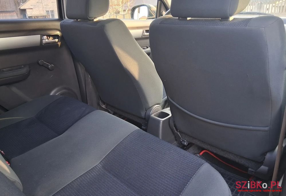 2009' Suzuki Swift photo #6