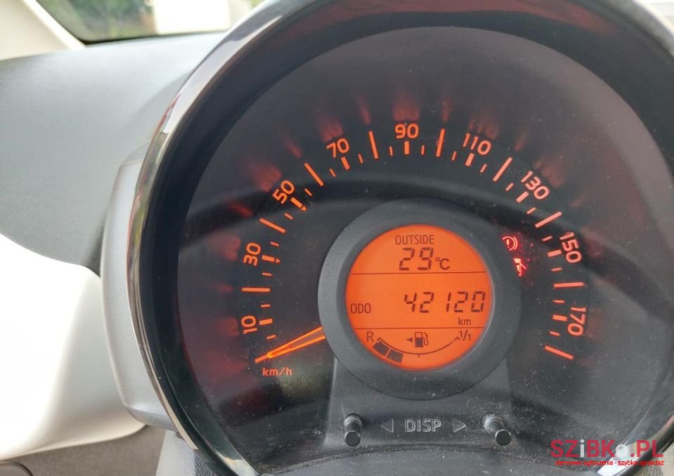 2016' Peugeot 108 photo #6