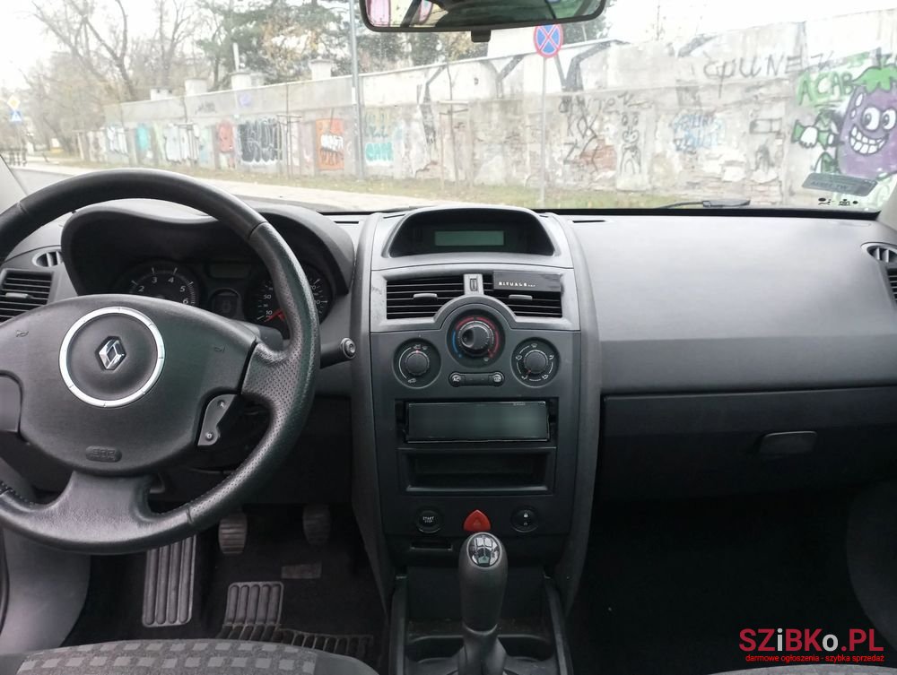 2008' Renault Megane photo #6