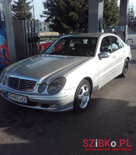 2002' Mercedes-Benz Klasa E photo #2