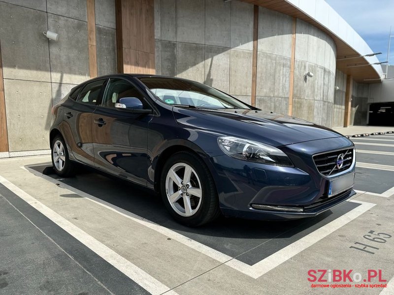 2014' Volvo V40 T2 photo #1