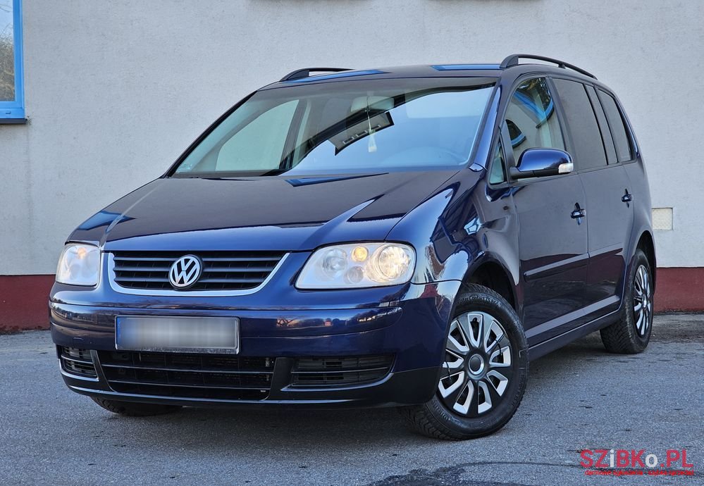 2006' Volkswagen Touran photo #1