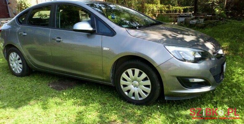 2016' Opel Astra photo #1