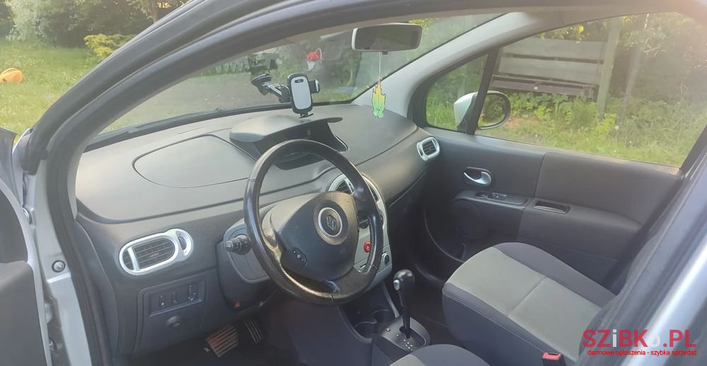 2010' Renault Modus photo #5