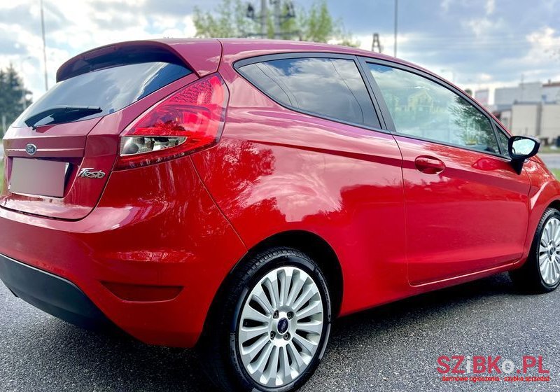 2010' Ford Fiesta photo #6