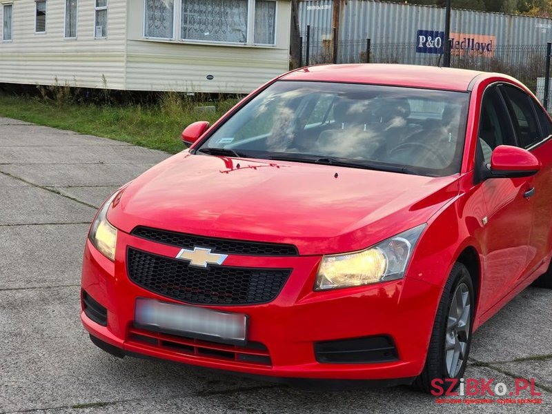 2010' Chevrolet Cruze 1.6 Base photo #3