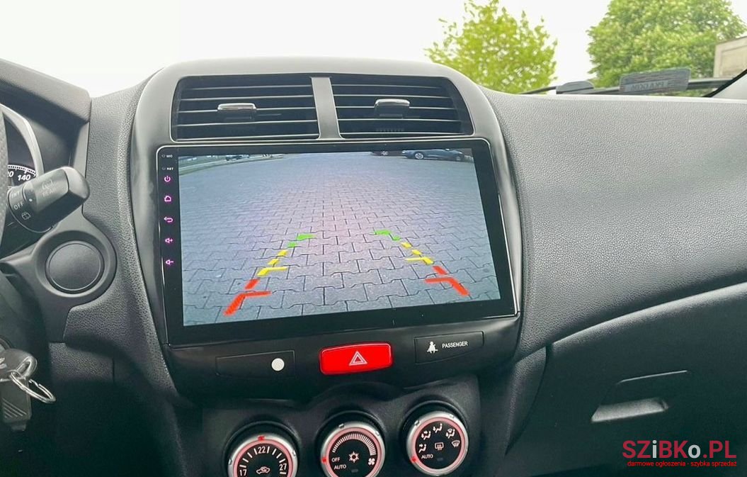 2011' Mitsubishi ASX photo #6