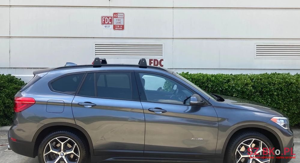 2017' BMW X1 Xdrive25I Sport Line photo #3