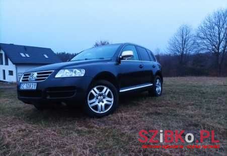 2004' Volkswagen Touareg photo #1