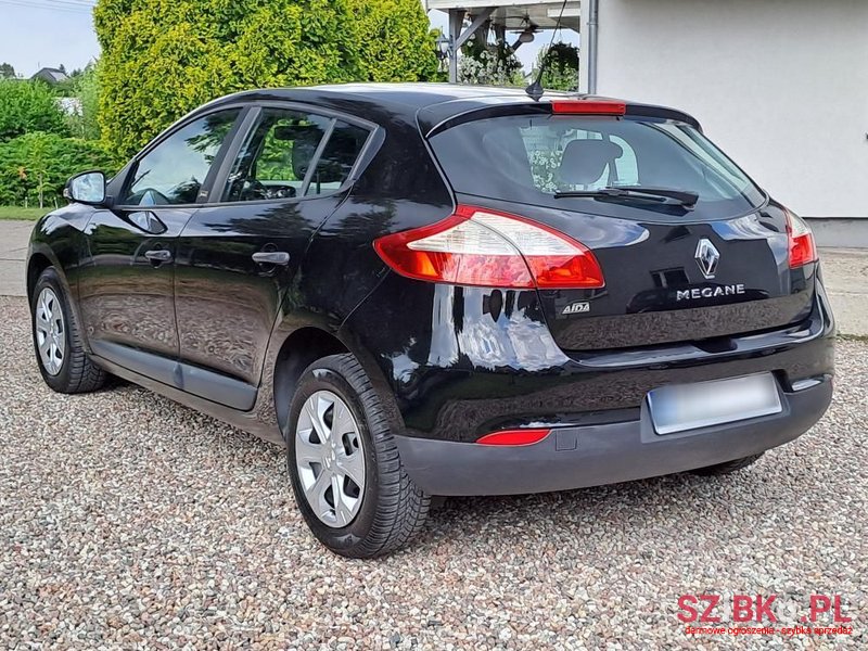 2011' Renault Megane photo #6