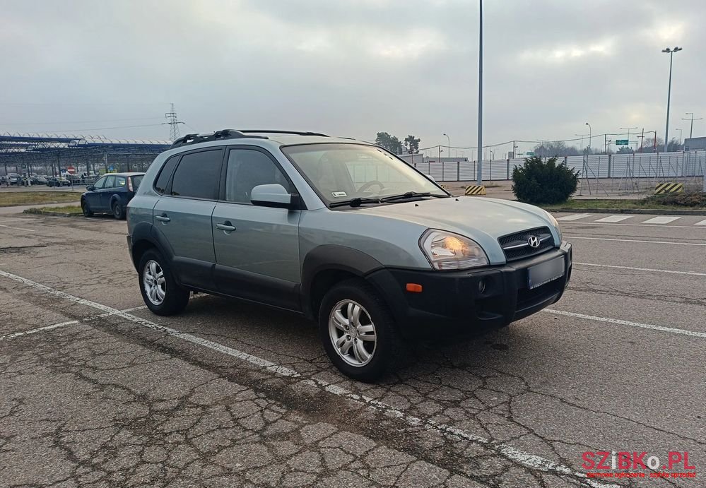 2008' Hyundai Tucson 2.7 V6 4Wd Gls photo #3