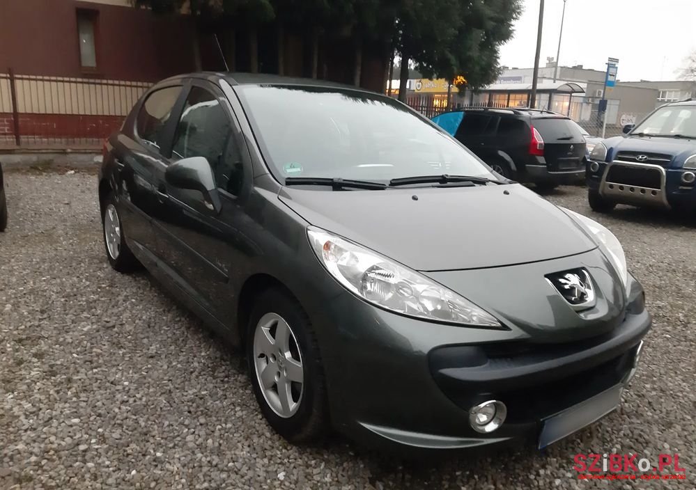 2009' Peugeot 207 photo #2