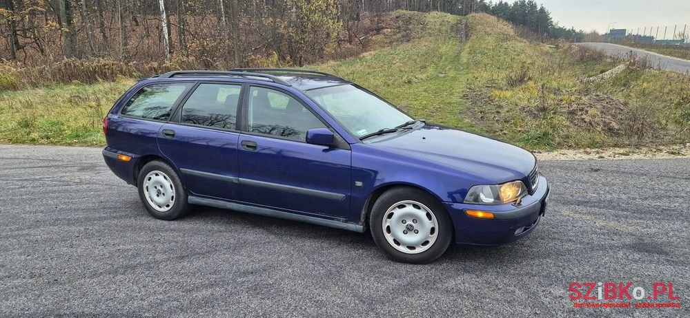 2003' Volvo V40 photo #3