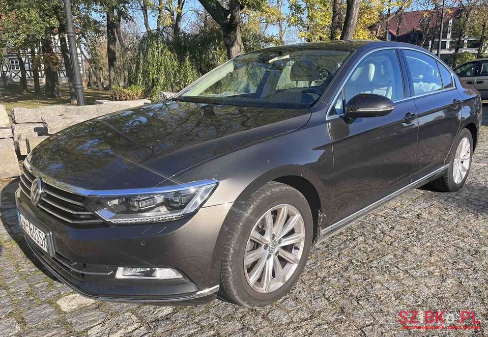 2016' Volkswagen Passat photo #1