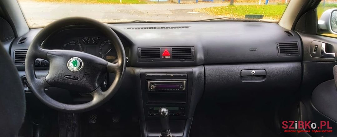 2003' Skoda Octavia photo #2