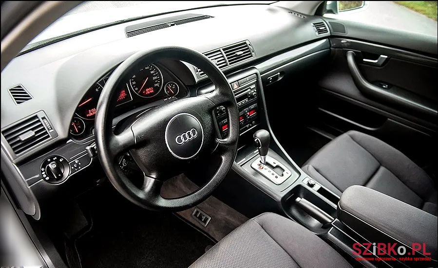 2004' Audi A4 Avant photo #6