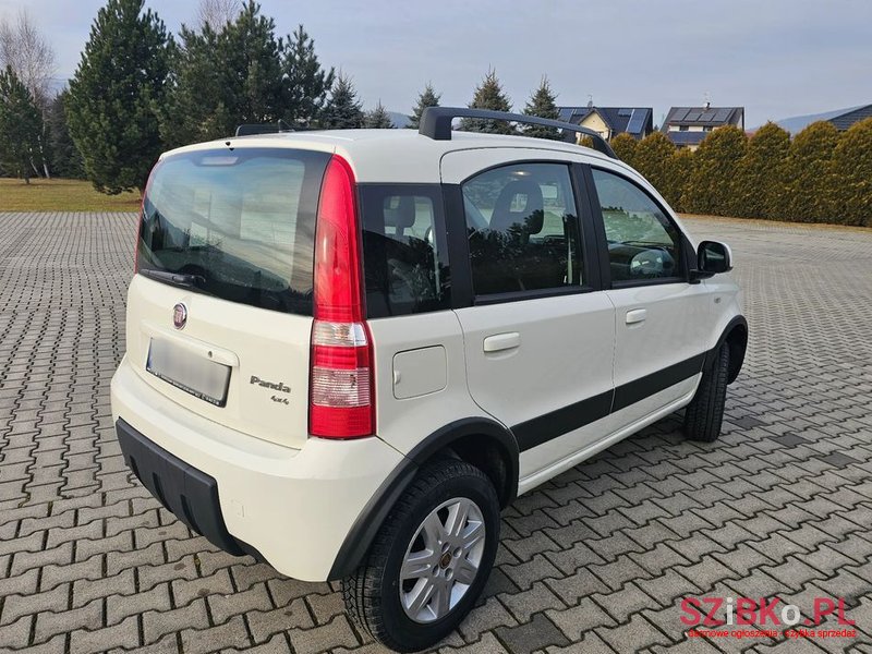 2011' Fiat Panda 1.2 4X4 Climbing photo #4