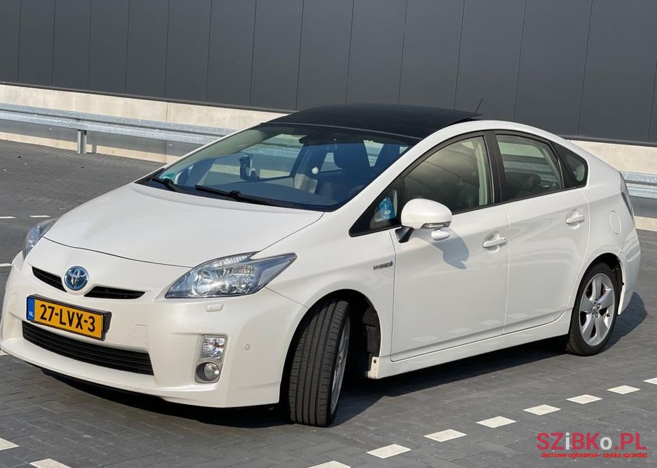 2010' Toyota Prius photo #3