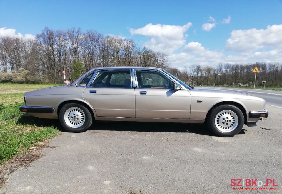 1988' Jaguar XJ photo #1