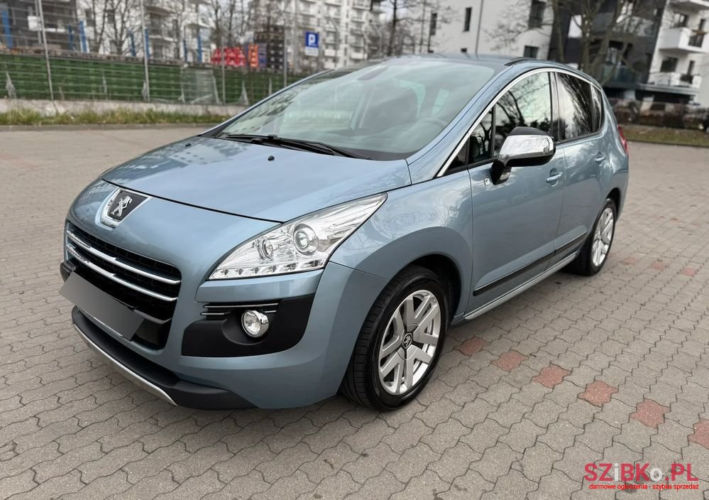 2012' Peugeot 3008 2.0 Hybrid4 photo #2