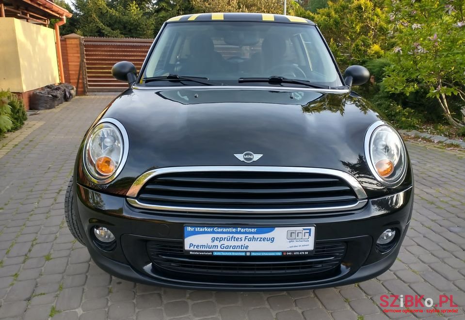 2011' MINI Cooper photo #6