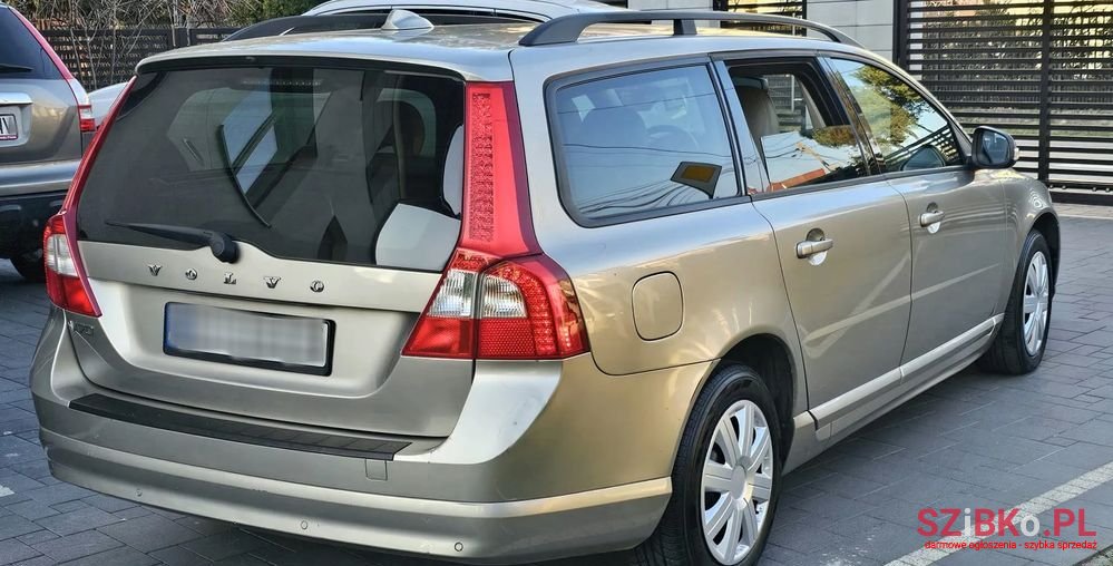 2008' Volvo V70 2.0D Momentum photo #4