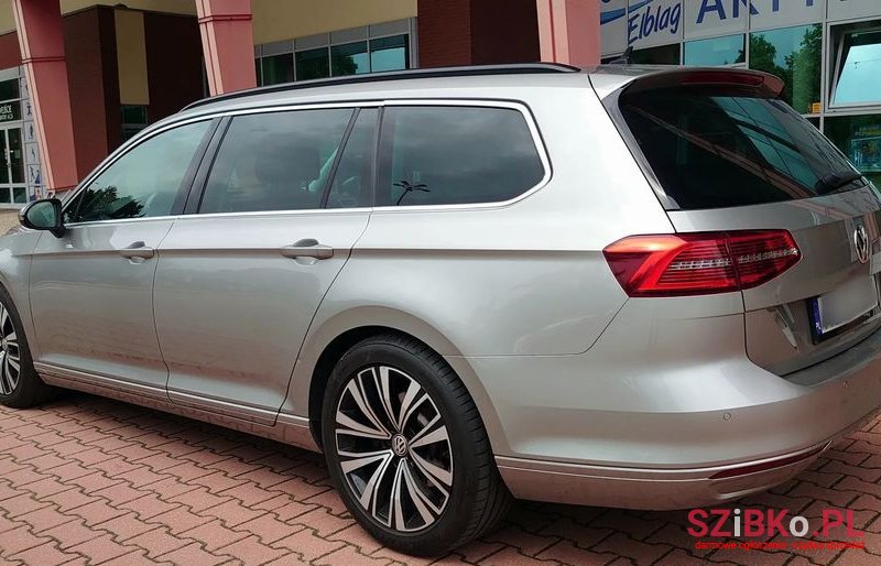2016' Volkswagen Passat photo #4