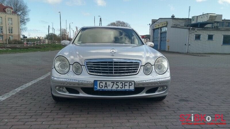 2003' Mercedes-Benz Klasa E photo #2