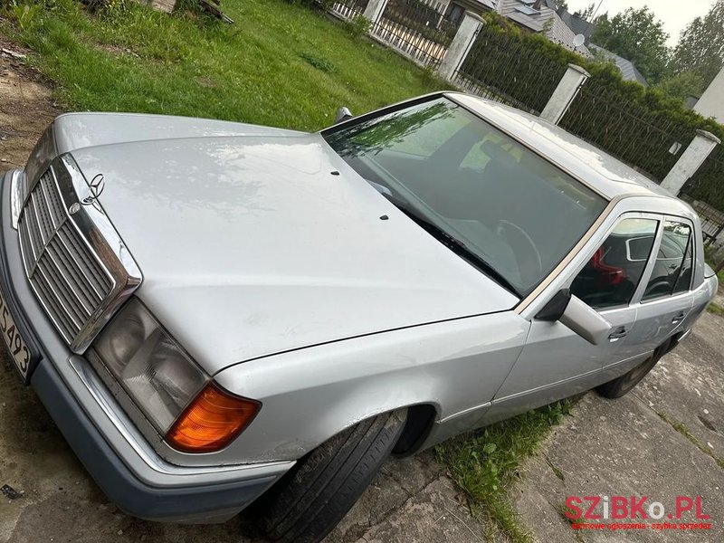 1992' Mercedes-Benz W124 photo #4