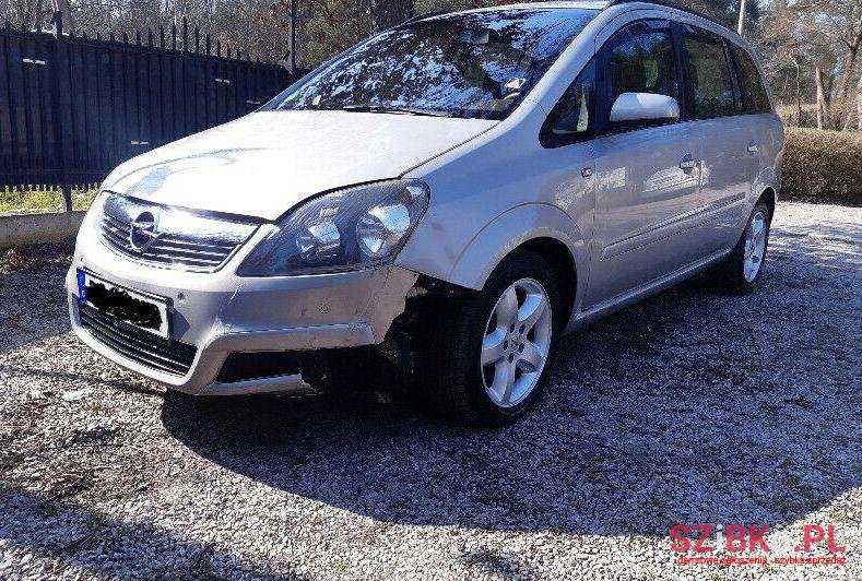 2005' Opel Zafira photo #1