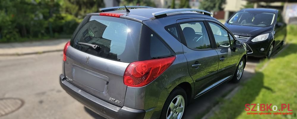 2011' Peugeot 207 Sw photo #2