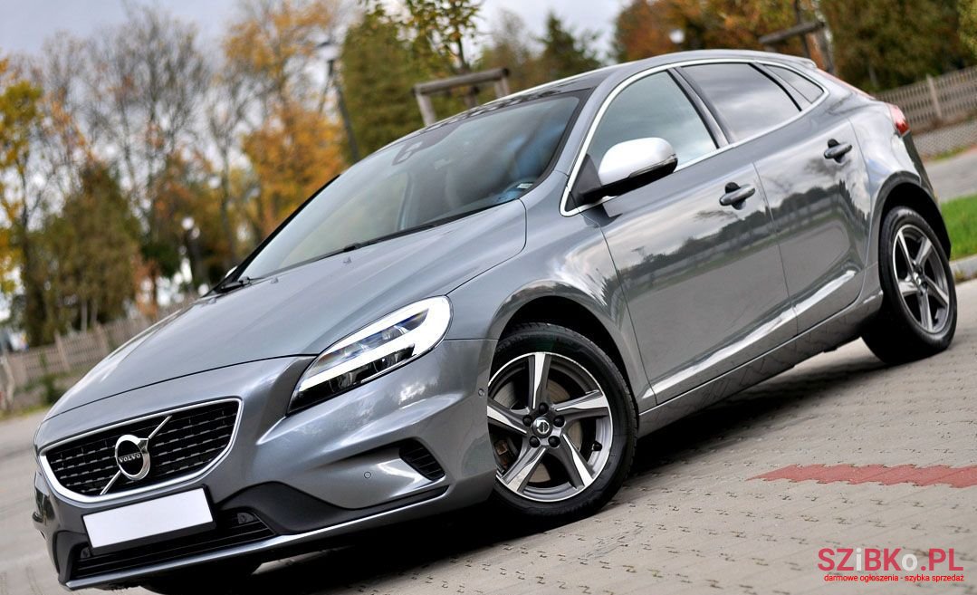 2017' Volvo V40 photo #1