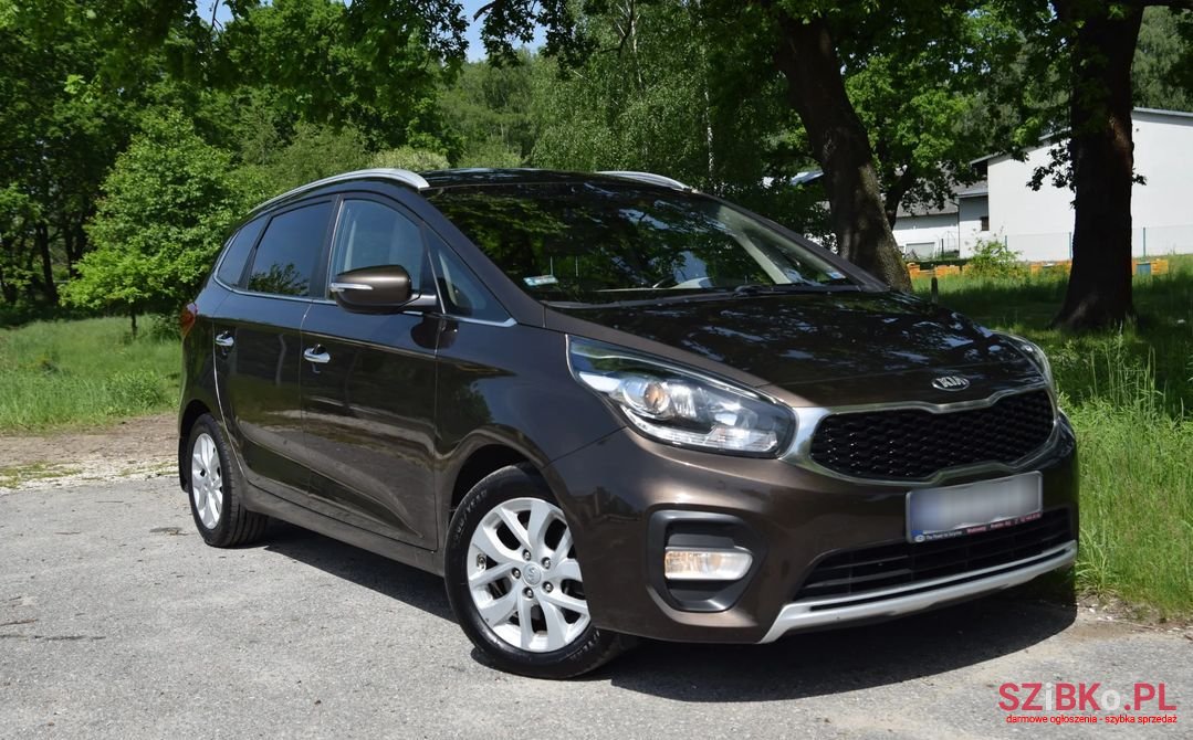2017' Kia Carens photo #2
