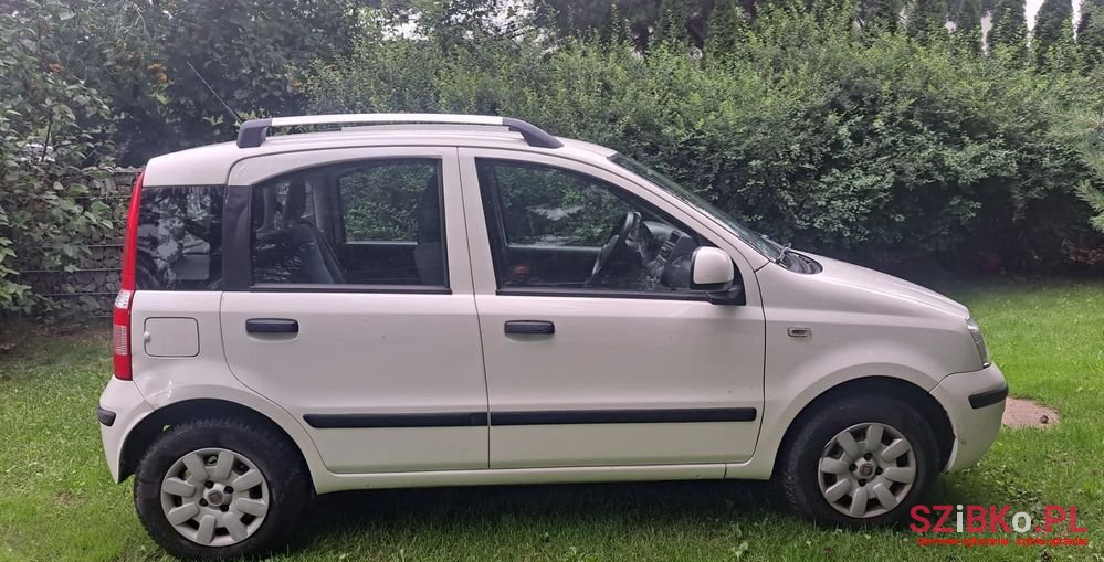 2010' Fiat Panda photo #4