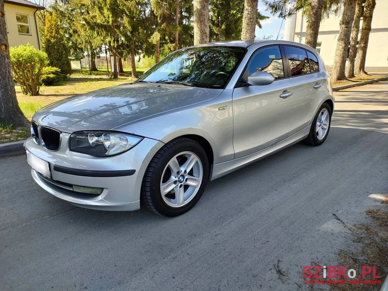 2008' BMW 1 Series photo #2