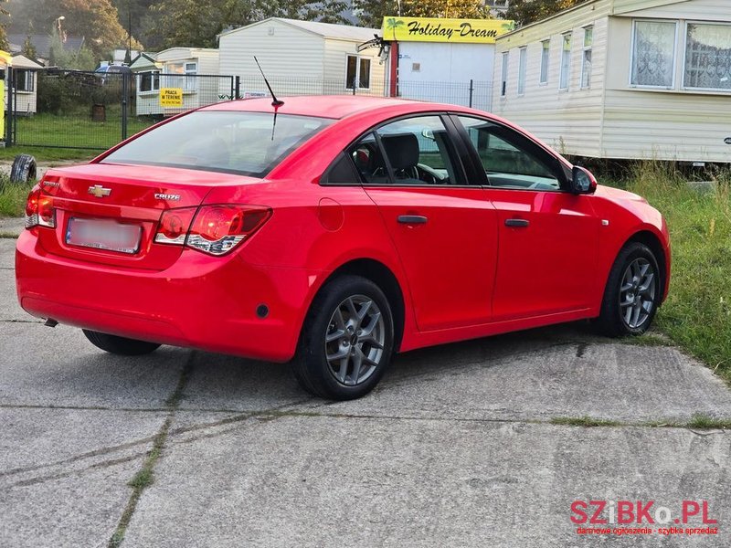 2010' Chevrolet Cruze 1.6 Base photo #4