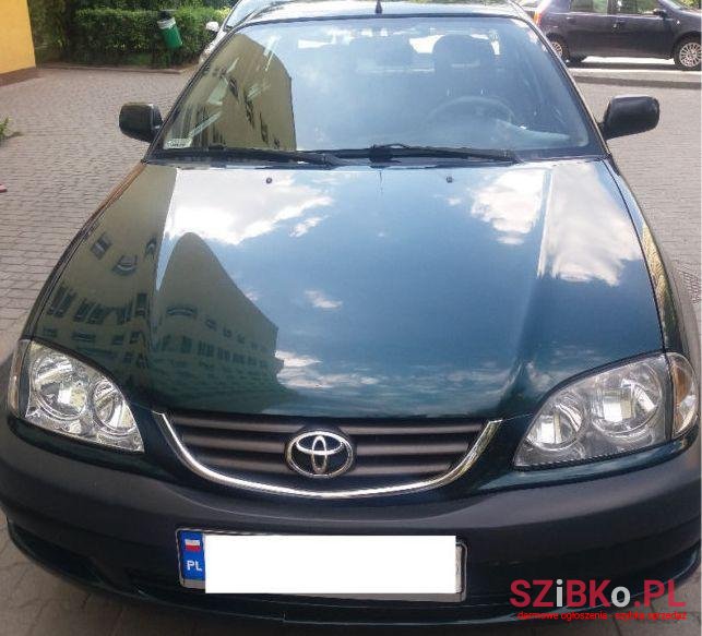 2002' Toyota Avensis photo #2