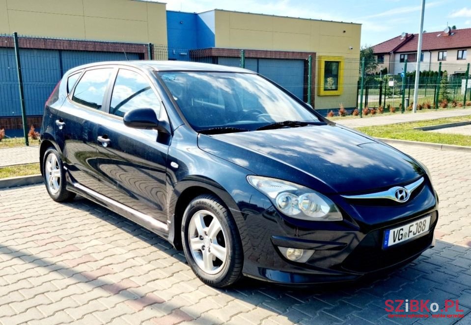 2010' Hyundai i30 photo #2