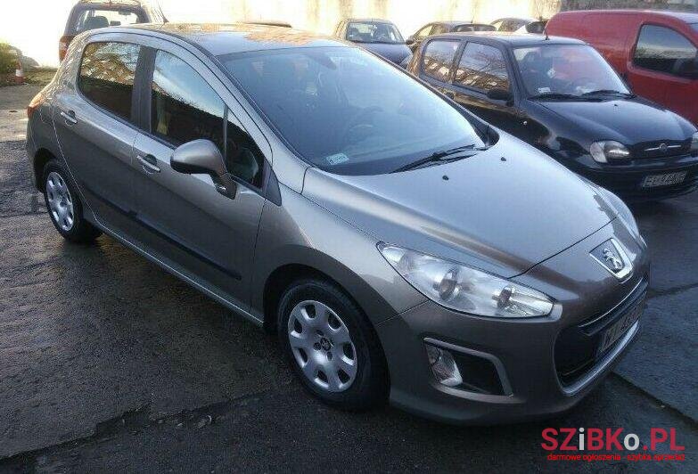 2012' Peugeot 308 photo #1