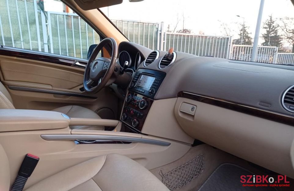 2009' Mercedes-Benz Gl photo #4